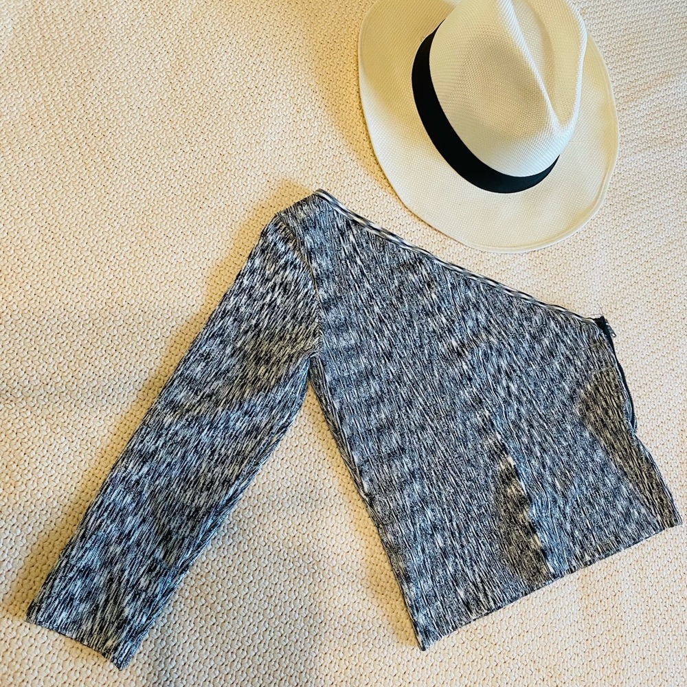Guess crop